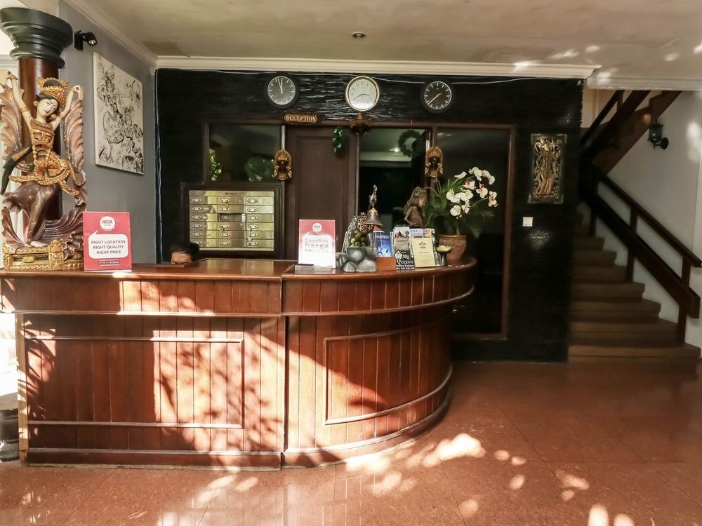 Legian Beach Hotel Кута Екстер'єр фото